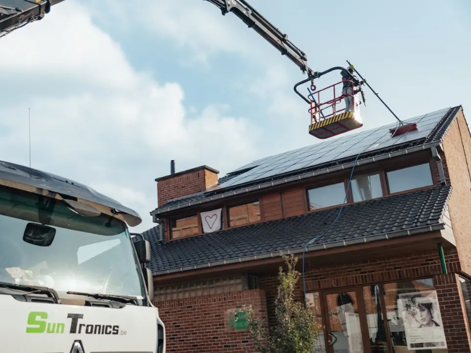 Zonnepanelen schoonmaken bedrijf