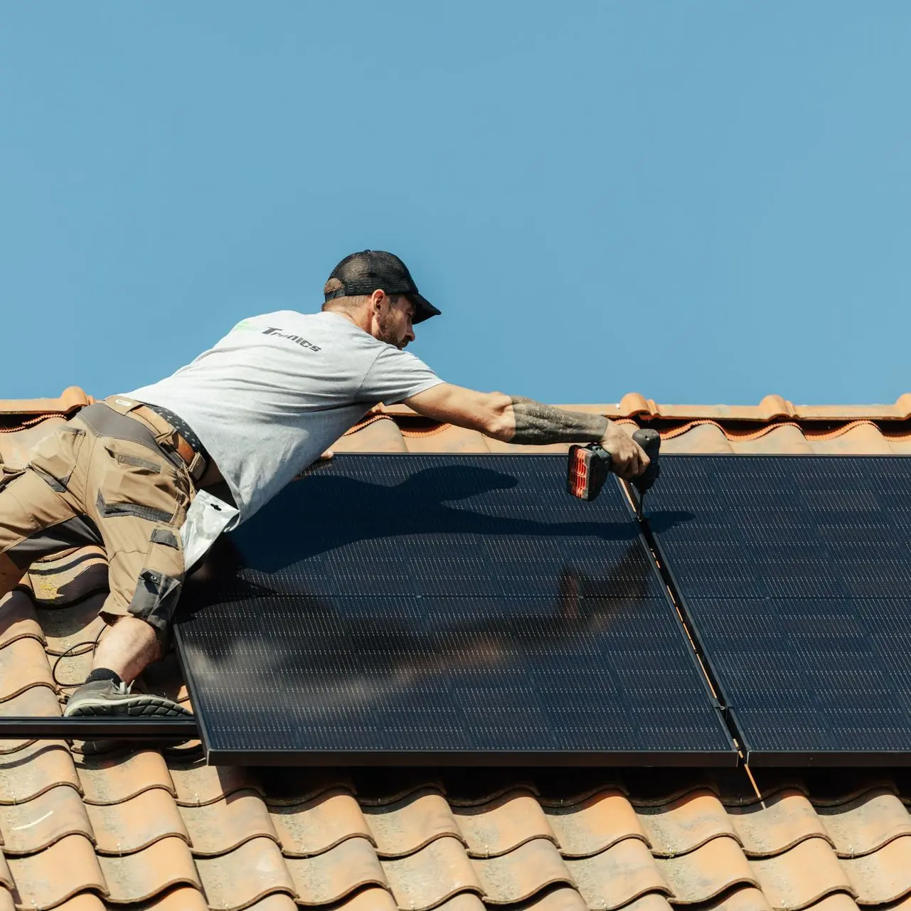 Zonnepanelen installeren SunTronics