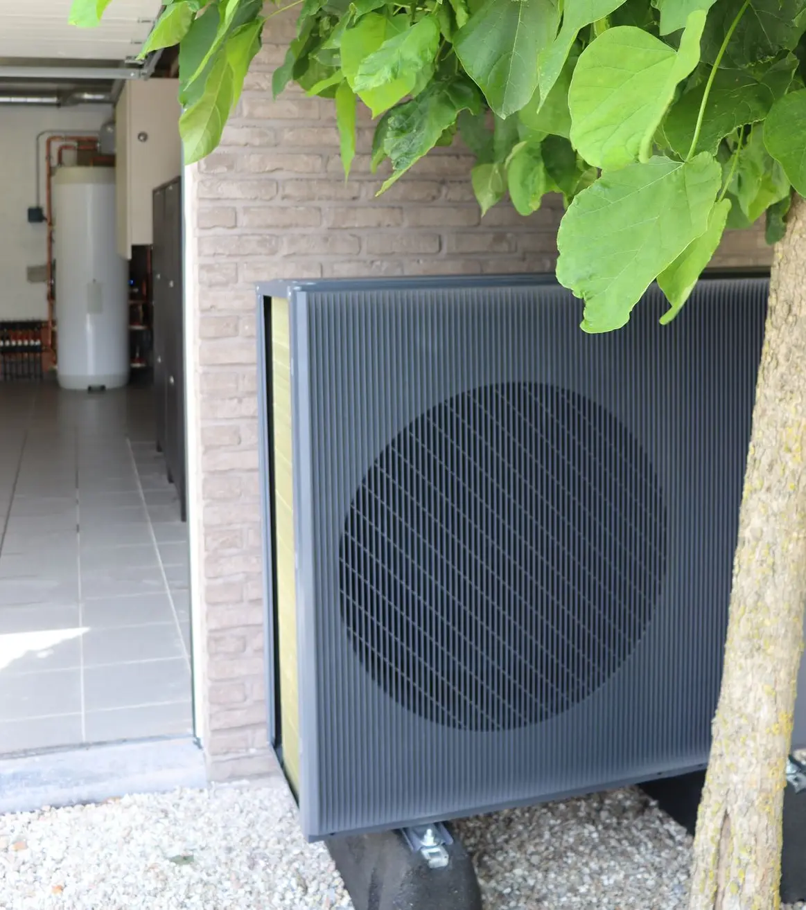 afgewerkte warmtepomp voor het verwarmen van de woning