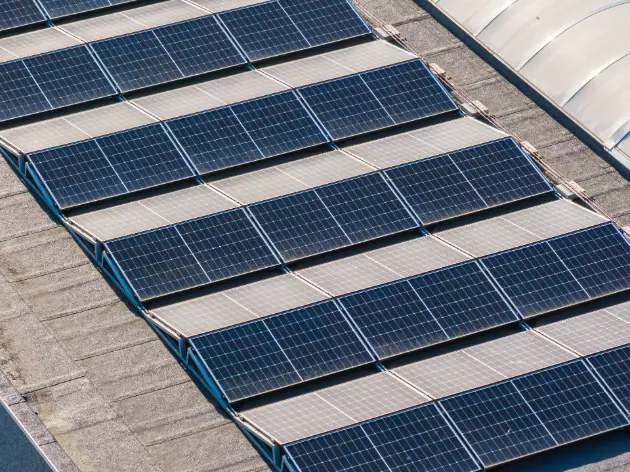 SunTronics zonnepanelen en batterijen voor bedrijven