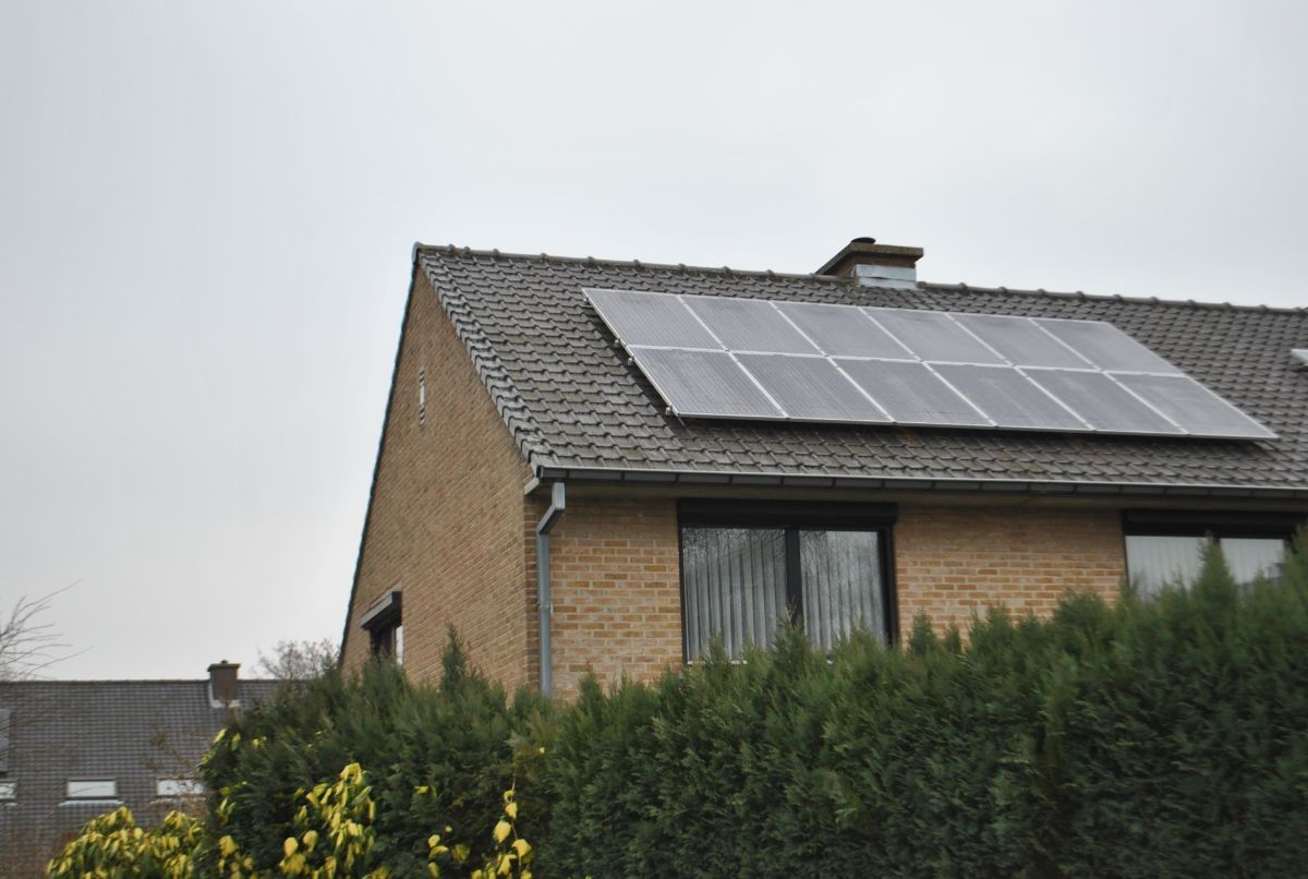 Suntronics Realisatie Renovatie 12 Zonnepanelen Kortrijk